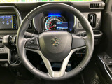 【純正革巻きステアリング】上質な革を使用することで、手にしっかり馴染みとても運転しやすいハンドルです♪