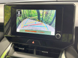 【バックカメラ】駐車時に後方がリアルタイム映像で確認できます。大型商業施設や立体駐車場での駐車時や、夜間のバック時に大活躍!運転スキルに関わらず、今や必須となった装備のひとつです!