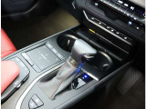 電動パーキングブレーキを装備しておりブレーキホールド機能付きです