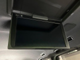 【フリップダウンモニター】大画面モニターで後席でもエンタメをお楽しみいただけます。小さなお子様にも大人気の装備です♪