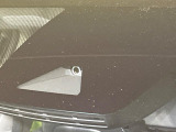 【トヨタセーフティセンス】走行中に前方の車両等を認識し、衝突しそうな時は警報とブレーキで衝突回避と被害軽減をアシスト。より安全にドライブをお楽しみいただけます。