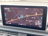 ●純正ナビ:一体感のあるナビは、高級感ある車内を演出してくれます。Bluetooth再生などオーディオ機能も充実しておりますので、運転もより楽しめます♪