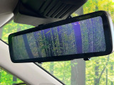 【デジタルルームミラー】後席の大きな荷物や同乗者で後方が確認しづらい時でも安心!カメラが撮影した車両後方の映像をルームミラー内に表示。クリアな視界で状況の確認が可能です!