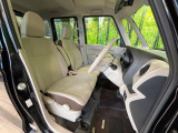 運転席シート廻りは使用感も少なく、良好な状態となっています。丁寧に使われていたことがよくわかりますね。