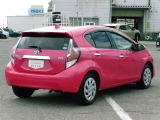 明るく広々、落ち着いた店内では、中古車のご検討・ご購入のほか、携帯電話(au)の購入等、様々なご相談に幅広く応えていきます♪