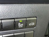 【パワーバックドア】ボタン一つでテールゲートが自動で開閉します。