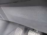 ニーエアバック(ひざ下)は運転席正面下からの衝撃を軽減します♪♪