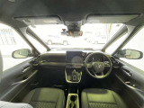 見通しのよいすっきりとした視界で、誰でも運転しやすいです。運転のしやすさは疲れにくさにも繋がりますよ♪