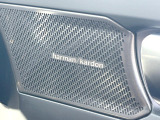 ●harman/kardonサウンドシステム:オーディオ専門メーカーが手掛けるプレミアムスピーカーを装備。多数のスピーカーから、音の粒立ちまで分かる高品質な音楽をお楽しみいただけます。