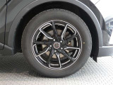 R4年式夏タイヤ215/60R17ブリヂストン製です。
