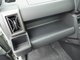 愛知ダイハツではお車をご購入頂いた後が本当のお付き合いのスタートだと思っています。 ですので定期点検や車検もお得なパックをご用意してお客様に頼りにされるダイハツディーラーを目指しています☆