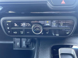 【シートヒーター】シートを温めてくれる暖房機器です!長時間座っていると負担が掛かりやすい背中や腰、または冬場などの寒い日に冷えやすい脚部に快適なぬくもりを伝えます。