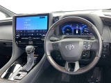 運転席まわりです。 各操作スイッチは使いやすい位置に配置されてます。