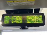 【スマートリヤビューミラー】後席の大きな荷物や同乗者で後方が確認しづらい時でも安心!カメラが撮影した車両後方の映像をルームミラー内に表示。クリアな視界で状況の確認が可能です!
