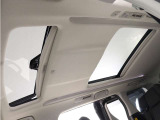 【ツインサンルーフ】サンルーフ装備車両!高級感もアップ、大人気オプション解放感溢れる快適なドライブをお楽しみください♪