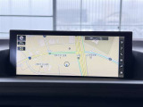 【ナビ画面】主に地図を表示し、目的地へのルート案内や渋滞情報などを表示するために使われます。