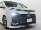 高輝度で点灯速度が速く、しかも消費電力の少ないLEDヘッドライトが装備されています!LEDの明るい光が走行中の視界の確保をサポートして、夜のドライブがより楽しく安全に運転できます♪