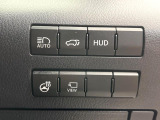 【パワーバックドア】スマートキーや運転席のボタンを押すだけでリアゲートが自動で開閉します!荷物を持っている時や、高い位置にあるバックドアを閉める際に便利な機能です♪