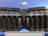 【キドニーグリル】BMWは約90年もの間、ほぼ全ての車両にひと目でBMWだと分かるこの特徴的なフロントグリルが備えられ、デザイン・アイコンとして親しまれてきました。