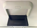【後席モニター】家族や友人とお出かけする機会が多い方に大人気の後席モニターを装備!見やすい位置に画面がありテレビやDVDの視聴も快適!友達もお子様も、後席にしか乗らなくなるかも??