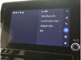 純正ナビを装備。タッチパネル式で使いやすく、お出かけもラクラクです。