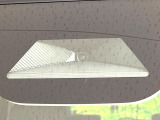 【ホンダセンシング】走行中に前方の車両等を認識し、衝突しそうな時は警報とブレーキで衝突回避と被害軽減をアシスト。より安全にドライブをお楽しみいただけます。