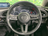 【純正革巻きステアリング】上質な革を使用することで、手にしっかり馴染みとても運転しやすいハンドルです♪