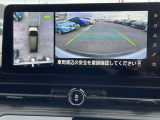 上から見たような画像で車庫入れなどに便利なアラウンドビューモニター
