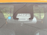 【トヨタセーフティセンス】走行中に前方の車両等を認識し、衝突しそうな時は警報とブレーキで衝突回避と被害軽減をアシスト。より安全にドライブをお楽しみいただけます。