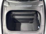 フロントラゲッジスペース(車載工具/タイヤパンク修理キット付)