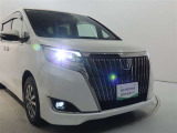 高輝度で点灯速度が速く、しかも消費電力の少ないLEDヘッドライトが装備されています!LEDの明るい光が走行中の視界の確保をサポートして、夜のドライブがより楽しく安全に運転できます♪