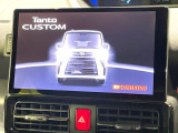 【大画面ナビ】人気の大型10インチナビを装備。存在感のある大画面はインパクト大!ナビ利用時のマップ表示は見やすく、テレビやDVDは臨場感がアップ!いつものドライブがグッと楽しくなります♪