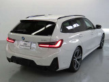 どの角度からもBMWのフォルムが際立ちます。