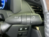 【オートライト】車外の明るさに応じて自動的にライトの点灯・消灯をしてくれます