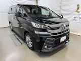 広々とした車内空間に優れた燃費性能。更にデザインも上質で人気のお車です!