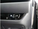 パワーバックドア装備!リヤゲートのスイッチを押すだけでバックドアが閉まります!運転席周りからも開閉の操作ができます♪