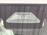 【スズキ セーフティサポート】走行中に前方の車両等を認識し、衝突しそうな時は警報とブレーキで衝突回避と被害軽減をアシスト。より安全にドライブをお楽しみいただけます。