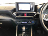 温度を設定すれば、自動で車内の温度管理をしてくれる優れものです♪ATミッションで運転楽々