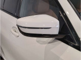 【BMWミラー】視認性の高いスタイリッシュなミラー。自動防眩機能も付いており夜間のドライビングをサポートします。