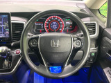 【純正革巻きステアリング】上質な革を使用することで、手にしっかり馴染みとても運転しやすいハンドルです♪