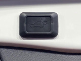 【パワーバックドア】スマートキーや運転席のボタンを押すだけでリアゲートが自動で開閉します!荷物を持っている時や、高い位置にあるバックドアを閉める際に便利な機能です♪