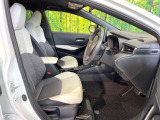 運転席シート廻りは使用感も少なく、良好な状態となっています。前オーナー様が丁寧に使っていたことがよくわかりますね。
