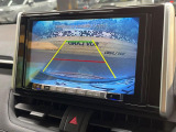 【バックカメラ】駐車時に後方がリアルタイム映像で確認できます。大型商業施設や立体駐車場での駐車時や、夜間のバック時に大活躍!