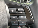 【全車速追従機能付クルーズコントロール】高速道路での長距離走行が楽に!!自動で速度を保つクルーズコントロールが、衝突軽減システムと連携し、前方の車両を感知して車間を保つように速度調節してくれます!!