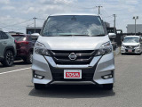 当店は最新鋭の設備を完備した大型工場併設店です☆車検・点検などオーナー様の信頼を得られるよう日々整備士達は努力を欠かしません。ハイブリッドに関する知識や診断機など確りご用意し安心をお届けします☆