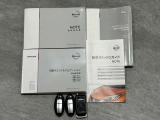 【インテリジェントキー】人気装備のインテリジェントキー付!荷物を持っている時や手が空いていない時に、持っているだけで鍵の開閉が出来ます♪純正エンジンスターター付
