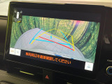 【バックカメラ】駐車時に後方がリアルタイム映像で確認できます。大型商業施設や立体駐車場での駐車時や、夜間のバック時に大活躍!運転スキルに関わらず、今や必須となった装備のひとつです!