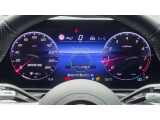 高いレベルの知性を備えたメルセデスの「インテリジェントドライブ」は、ドライバーの疲労を軽減し、安全かつ快適なドライブの一助となります。