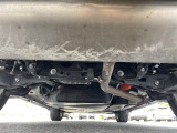 【下回り】目立つ錆や腐食もなくきれいな状態です!もちろん納車前には法定点検を実施致します!//