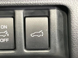 【パワーバックドア】スマートキーや運転席のボタンを押すだけでリアゲートが自動で開閉します!荷物を持っている時や、高い位置にあるバックドアを閉める際に便利な機能です♪